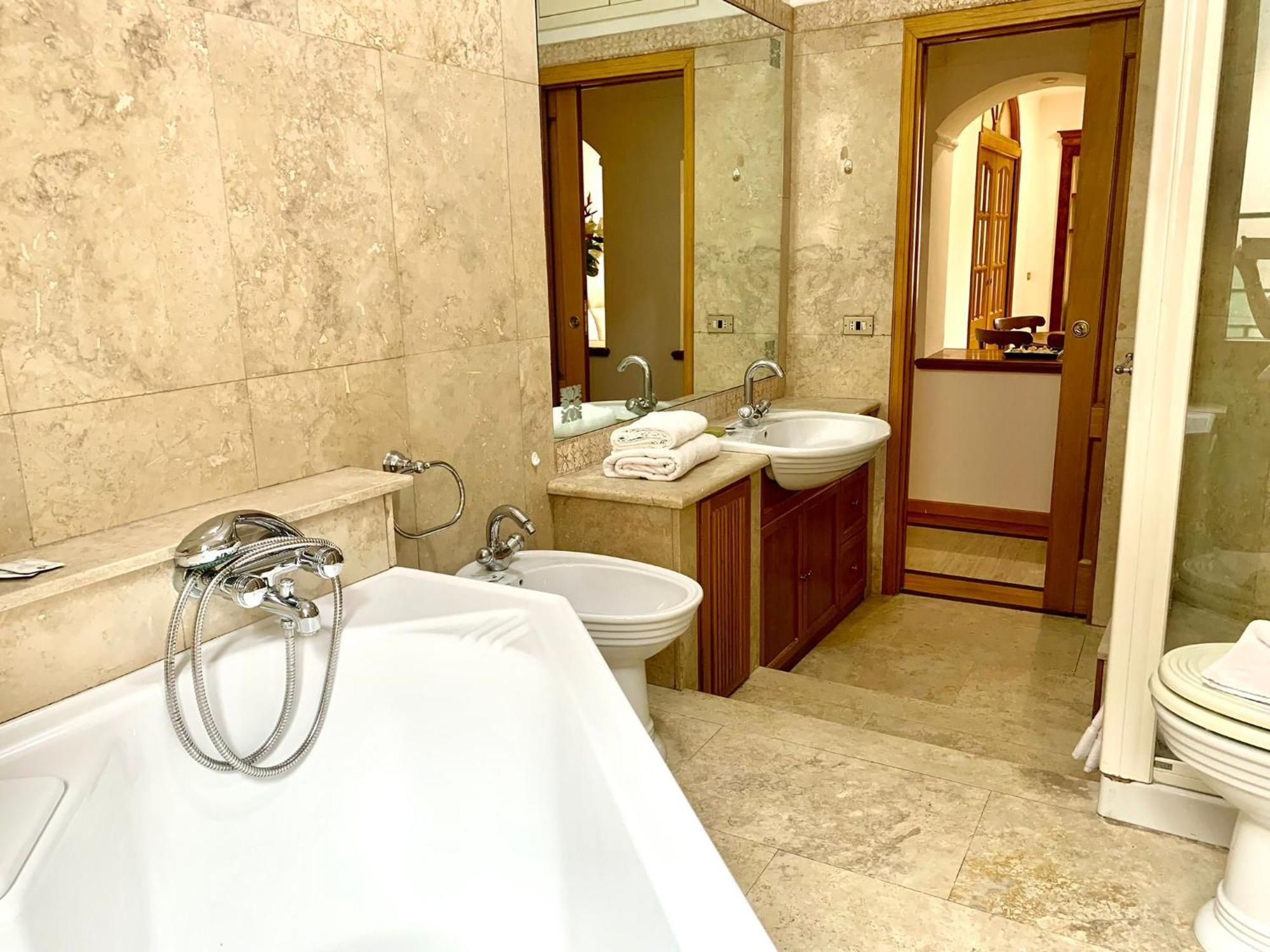 Colosseo Prestige Apartment Roma Ngoại thất bức ảnh